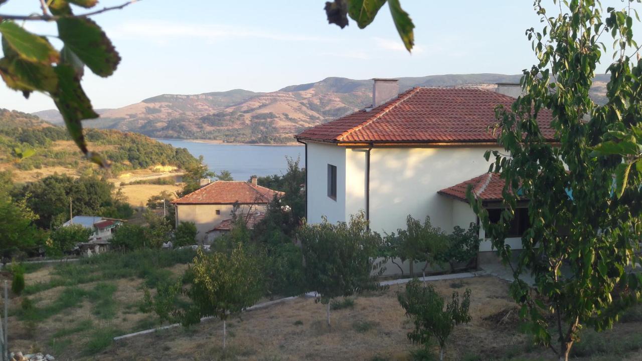 Mihaela Lake Retreat Yuvalar Exterior foto